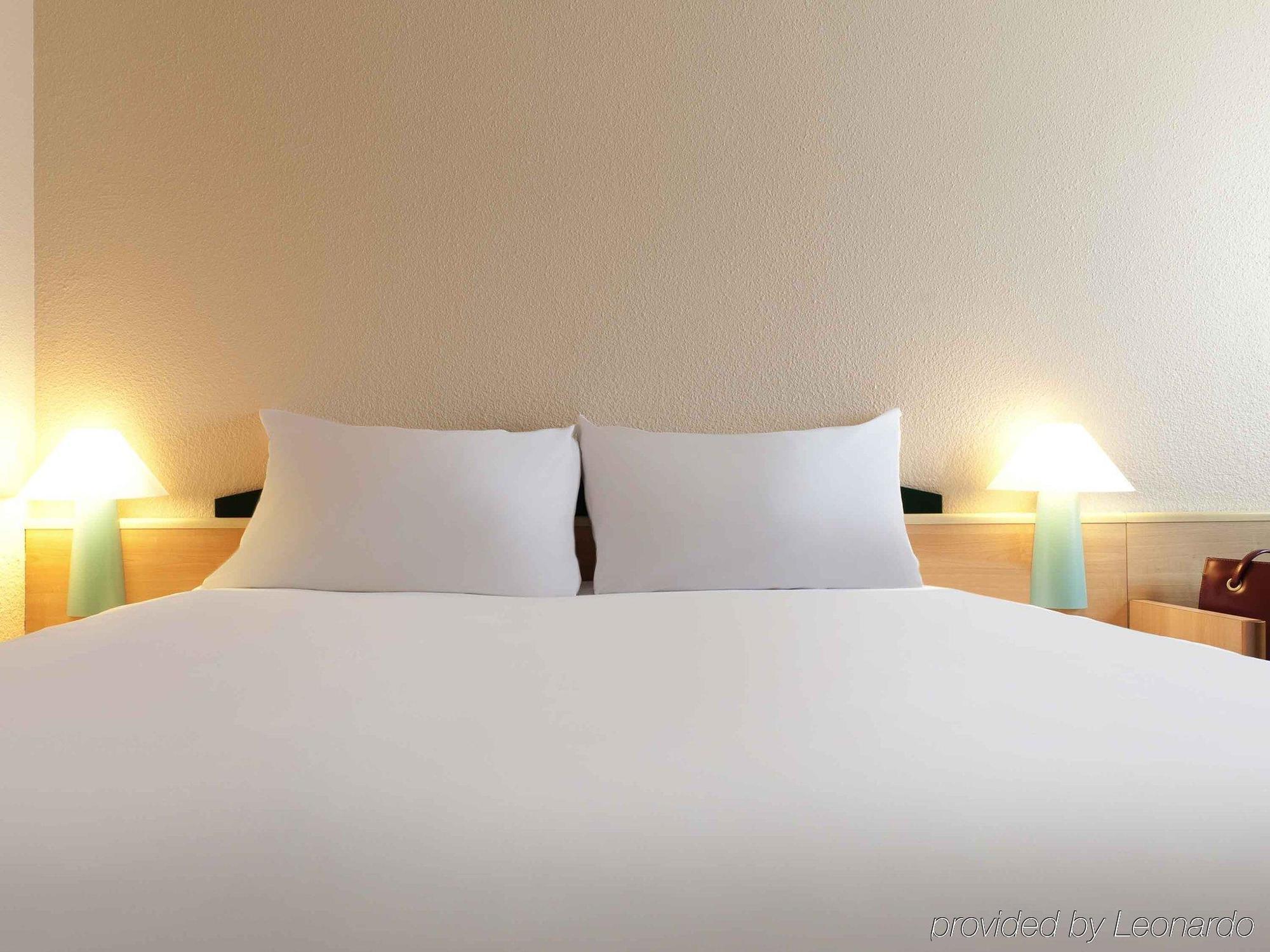 B&B Hotel Bordeaux Merignac Cadera Aeroport Bagian luar foto